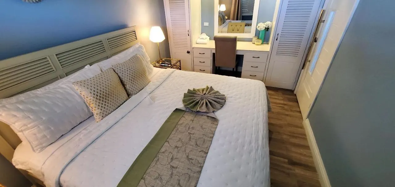 Oasis At Sandcastles Adults Only Luxury King Suite Aparthotel
